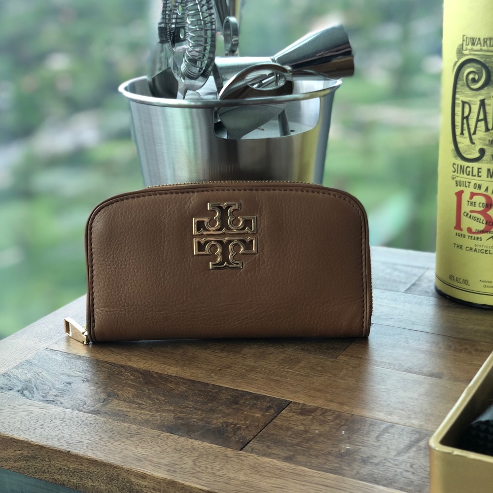 Tory Burch | Tan Leather Wallet